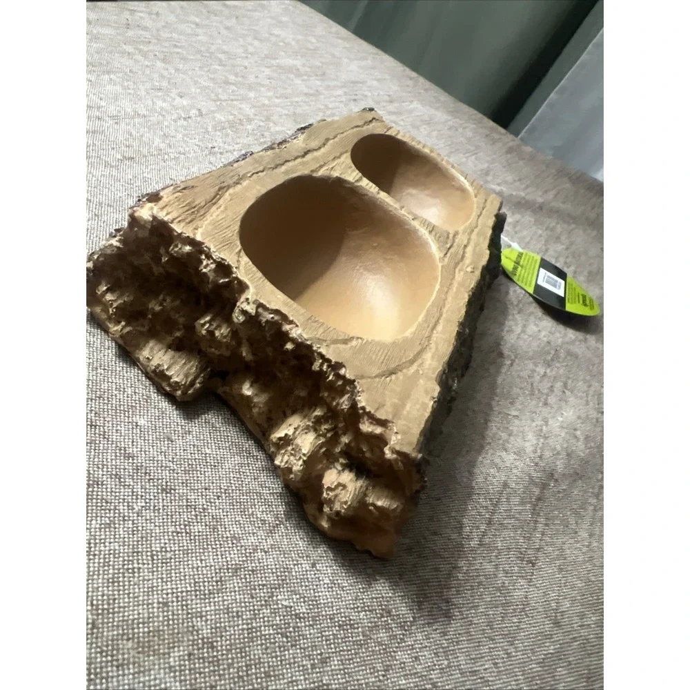 Komodo Living Natural Realistic Decor Forest Dual Feeder